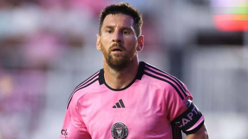 Top 10 Cầu Thủ Giỏi Nhất Thế Giới 2025 5 Lionel Messi (Inter Miami) – Huyền Thoại Vẫn Còn Đó
